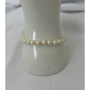 Cute Vtg Faux Pearl Bracelet W/ Gold Heart. Fits 7 Wrists
